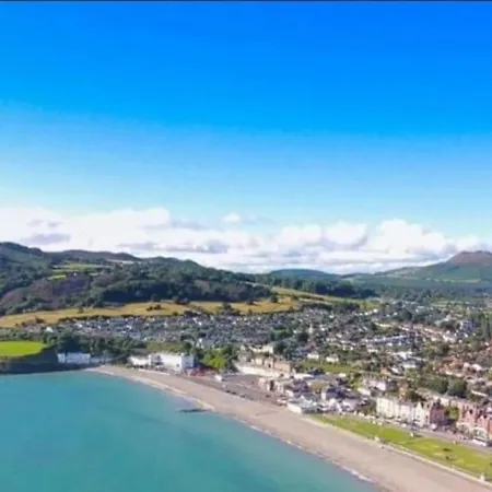 Apartment Basement In Heart Of - Sleeps 4 Bray