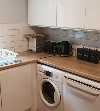 Basement In Heart Of - Sleeps 4 Apartment Bray