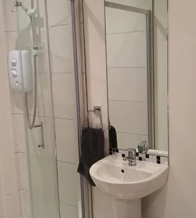 Basement In Heart Of - Sleeps 4 * Bray